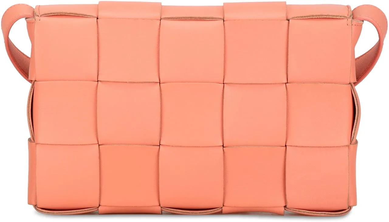 Bottega Veneta Hobo bags 2012-2023 Nappa Intrecciato Cassette Crossbody in poeder roze