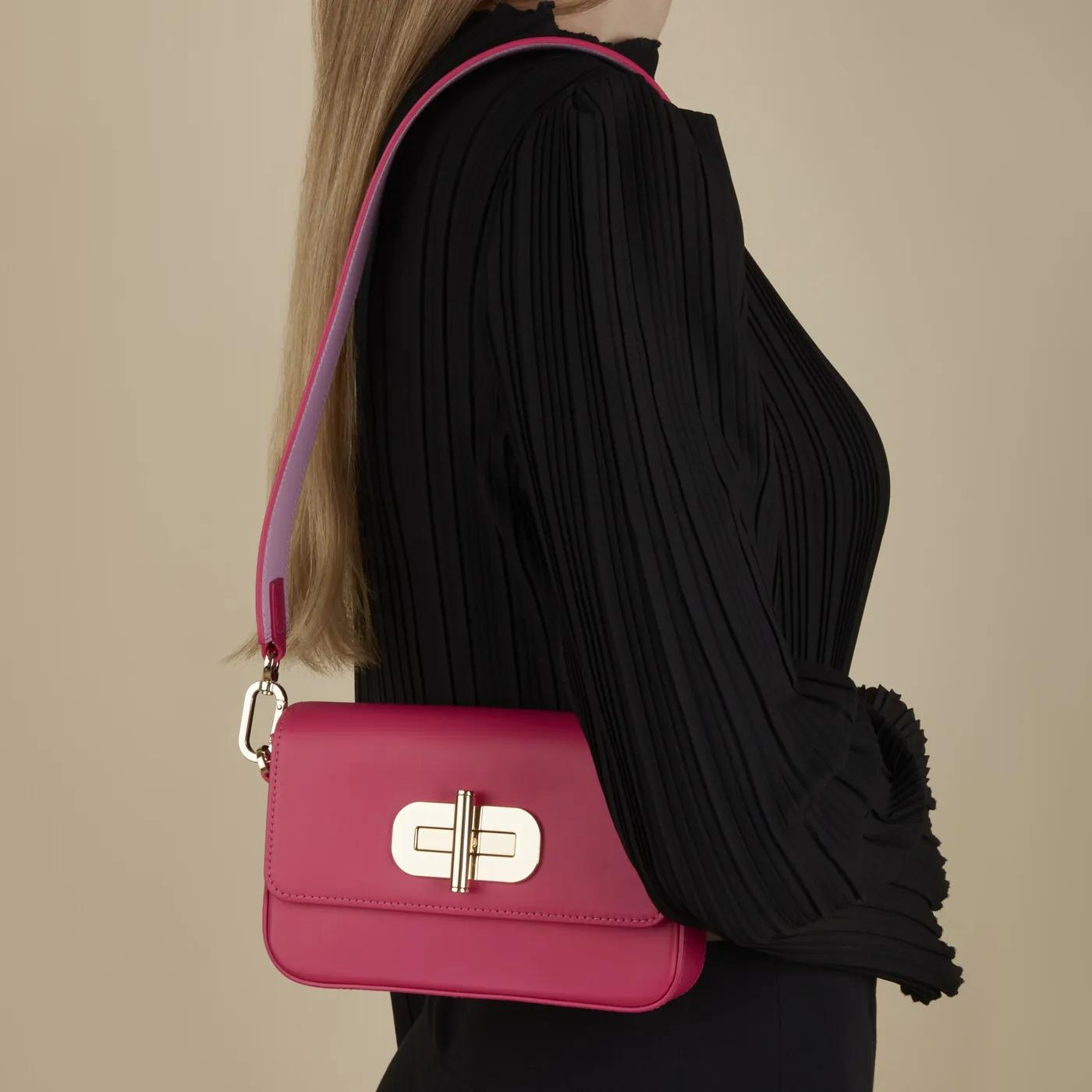 Tommy Hilfiger Crossbody bags Turnlock Leather Journee Tl in poeder roze