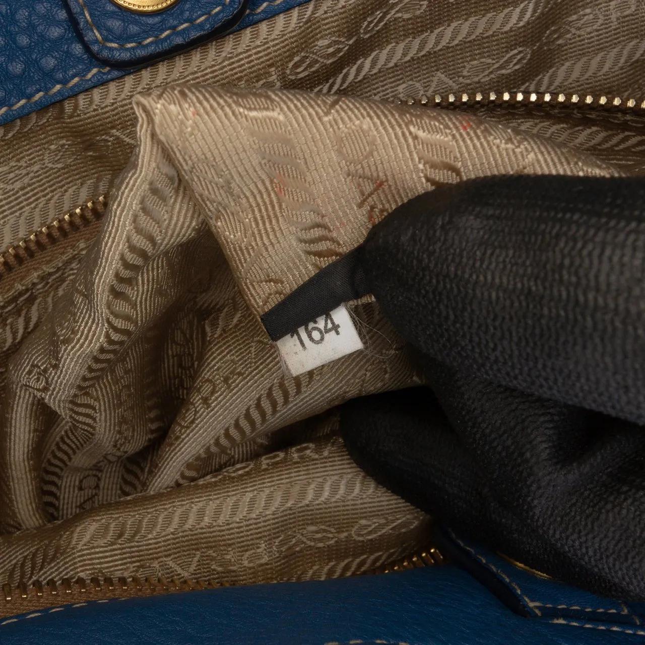 Thumbnail - Prada Shopper - Vitello Daino Side Zip Shopper Tote - Gr. unisize - in Blau - für Damen