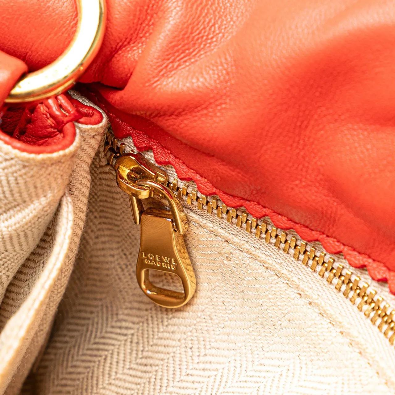 Loewe Shoppers Embossed Flamenco Tassel Crossbody in rood