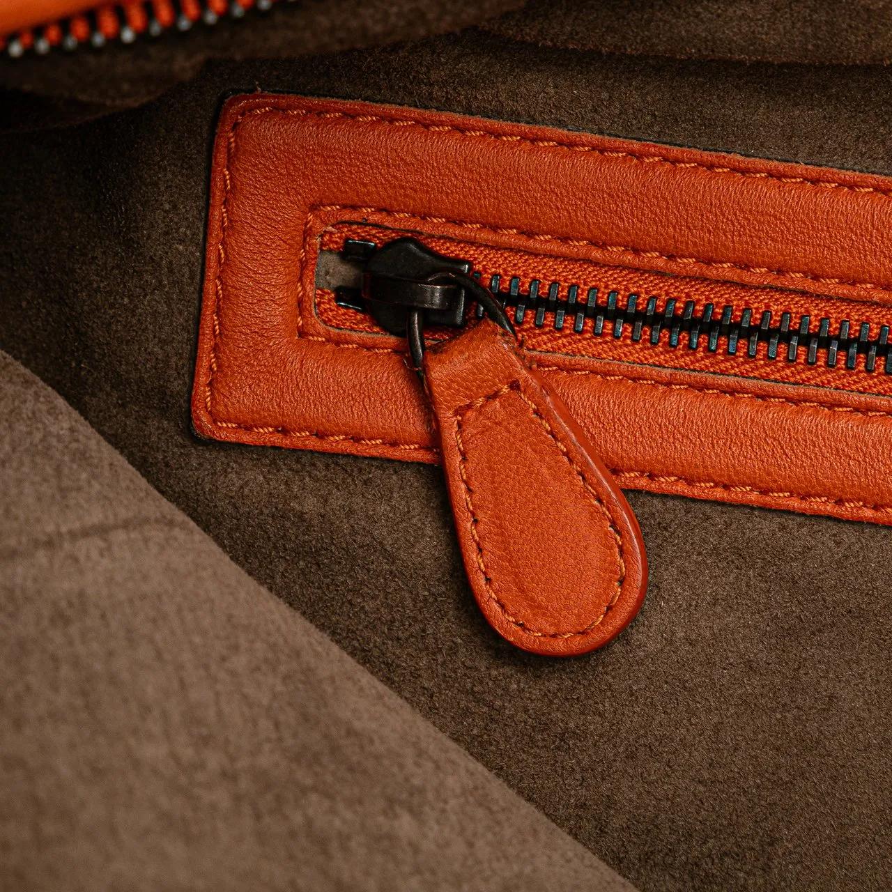 Thumbnail - Bottega Veneta Hobo Bags - Medium Nappa Intrecciato Fuzzy Veneta Hobo - Gr. unisize - in Orange - für Damen