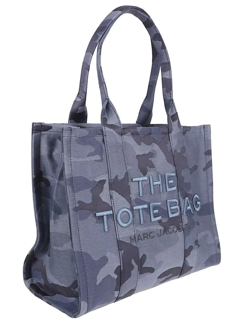 Marc Jacobs Shoppers & Totes Camouflage Jacquard Large Tote With Adjustable Str in blauw