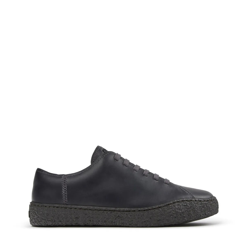 Camper Low-Top-Sneaker Der Peu Terreno ist ein lässiger Schuh mit Rundumn mittel-grau