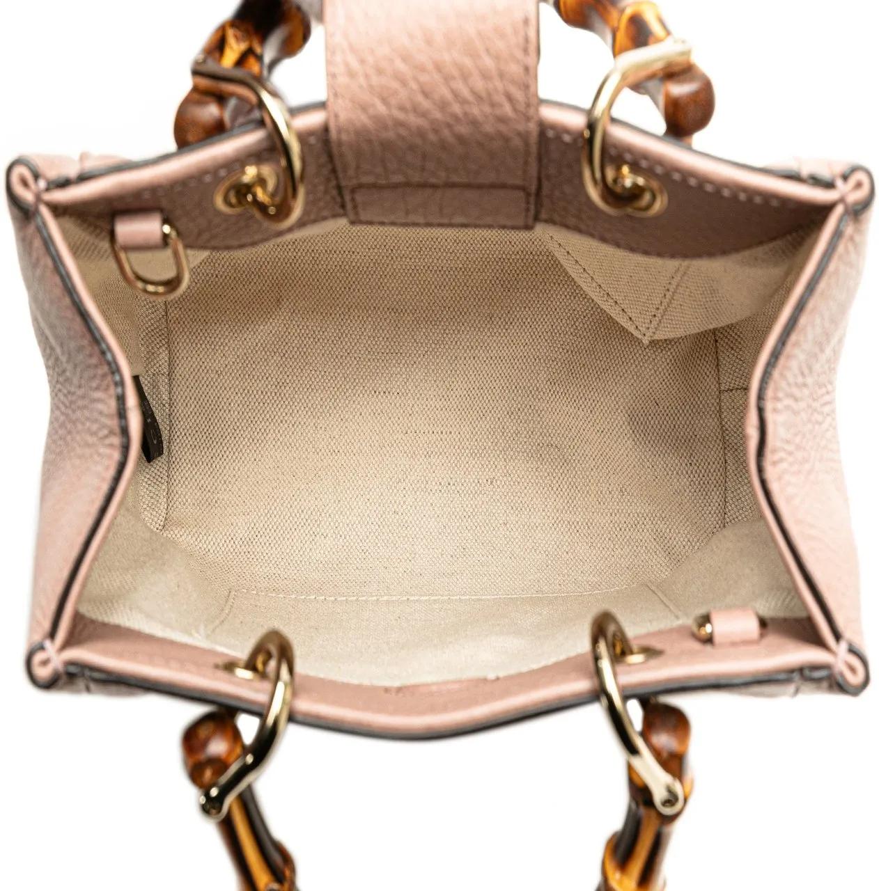 Gucci Shoppers 2000-2015 Mini Calfskin Bamboo Shopper Satchel in poeder roze