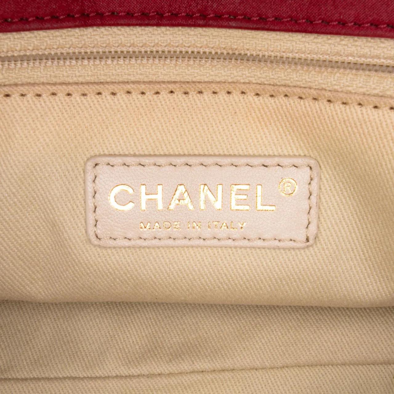 Thumbnail - Chanel Hobo Bags - Large Aged Calfskin Chic Quilt Flap - Gr. unisize - in Rot - für Damen