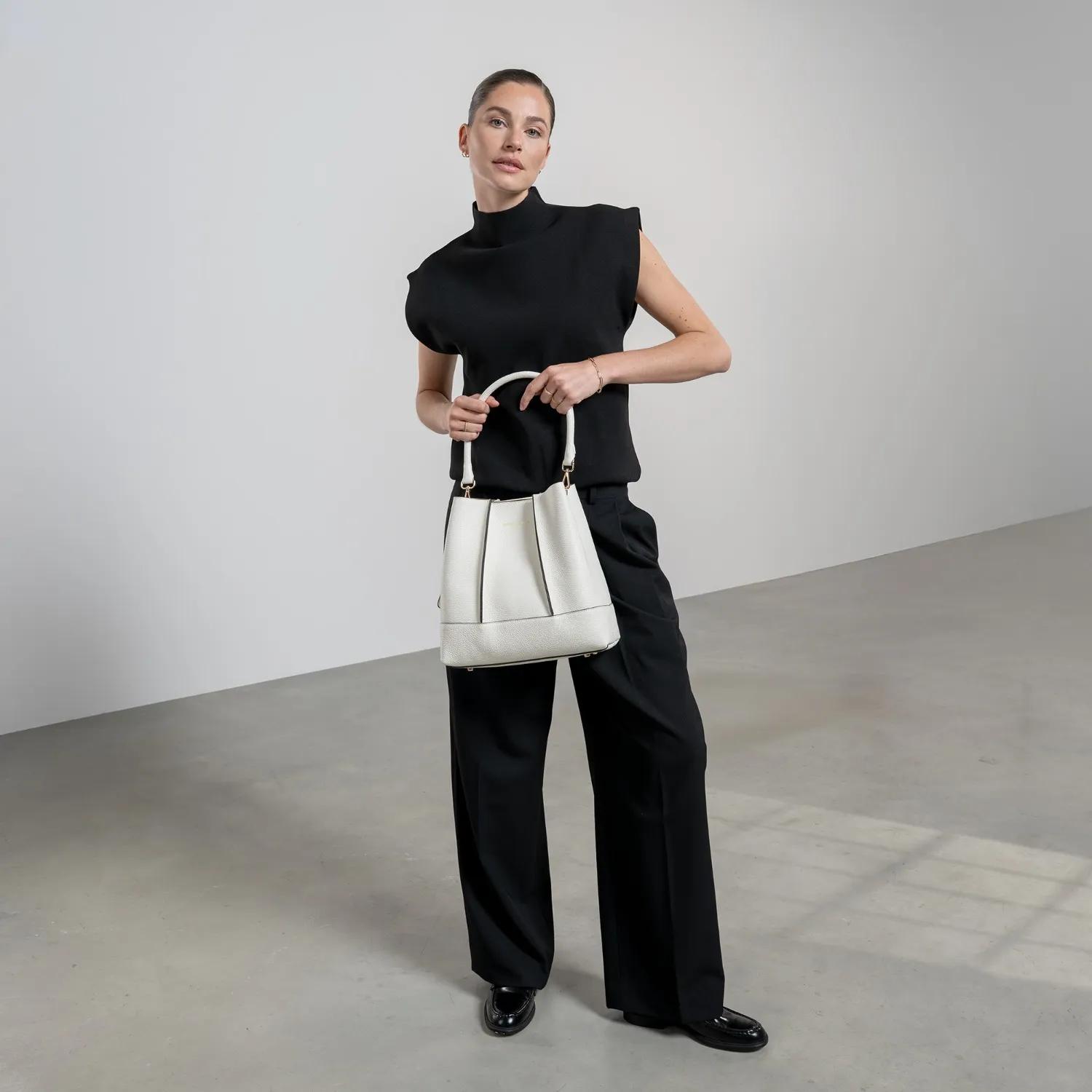 Thumbnail - Isabel Bernard Hobo Bags - Femme Forte Macie Schultertasche - Gr. unisize - in Beige - für Damen