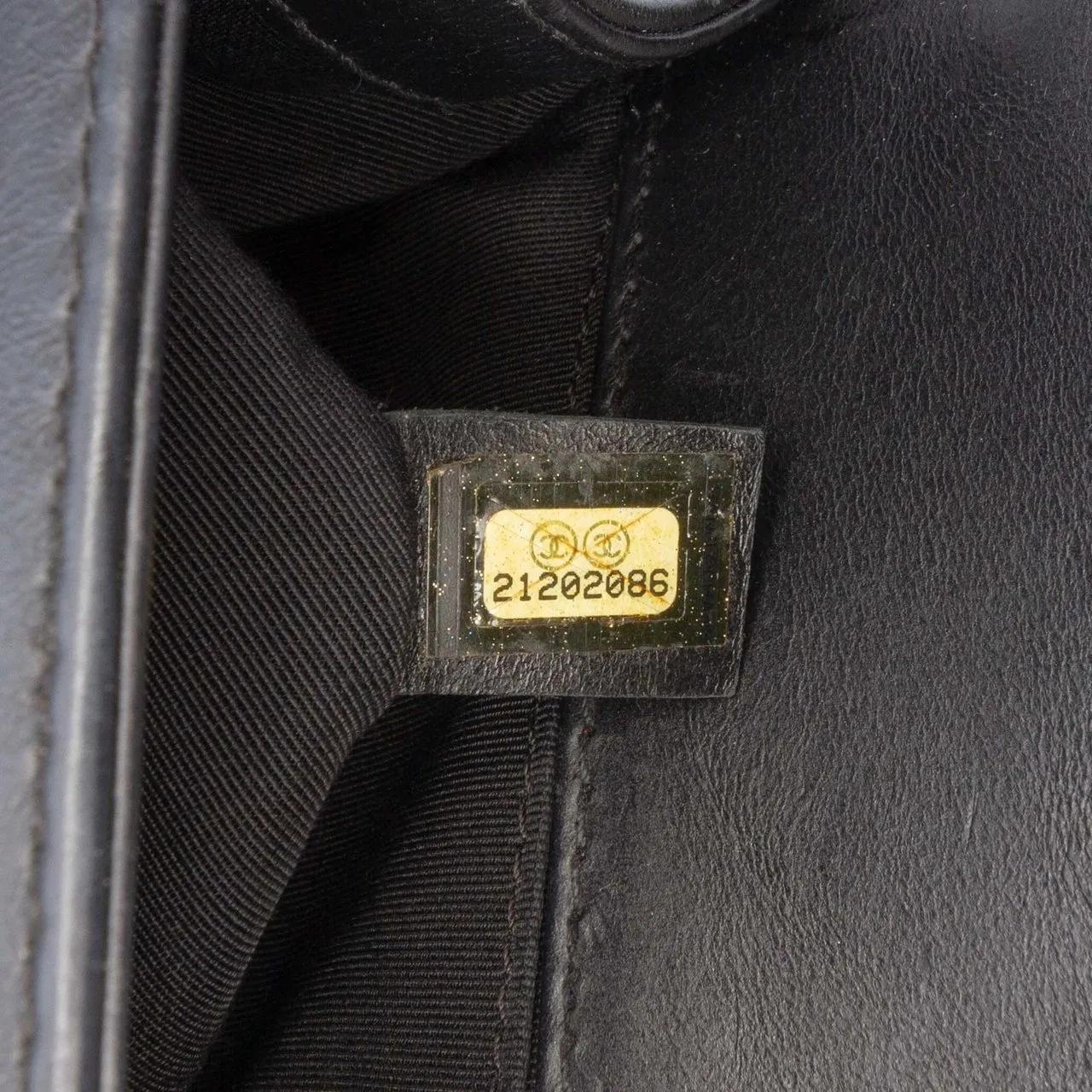 Thumbnail - Chanel Hobo Bags - Medium Quilted Calfskin Whipstitch Chain Around Bo - Gr. unisize - in Schwarz - für Damen