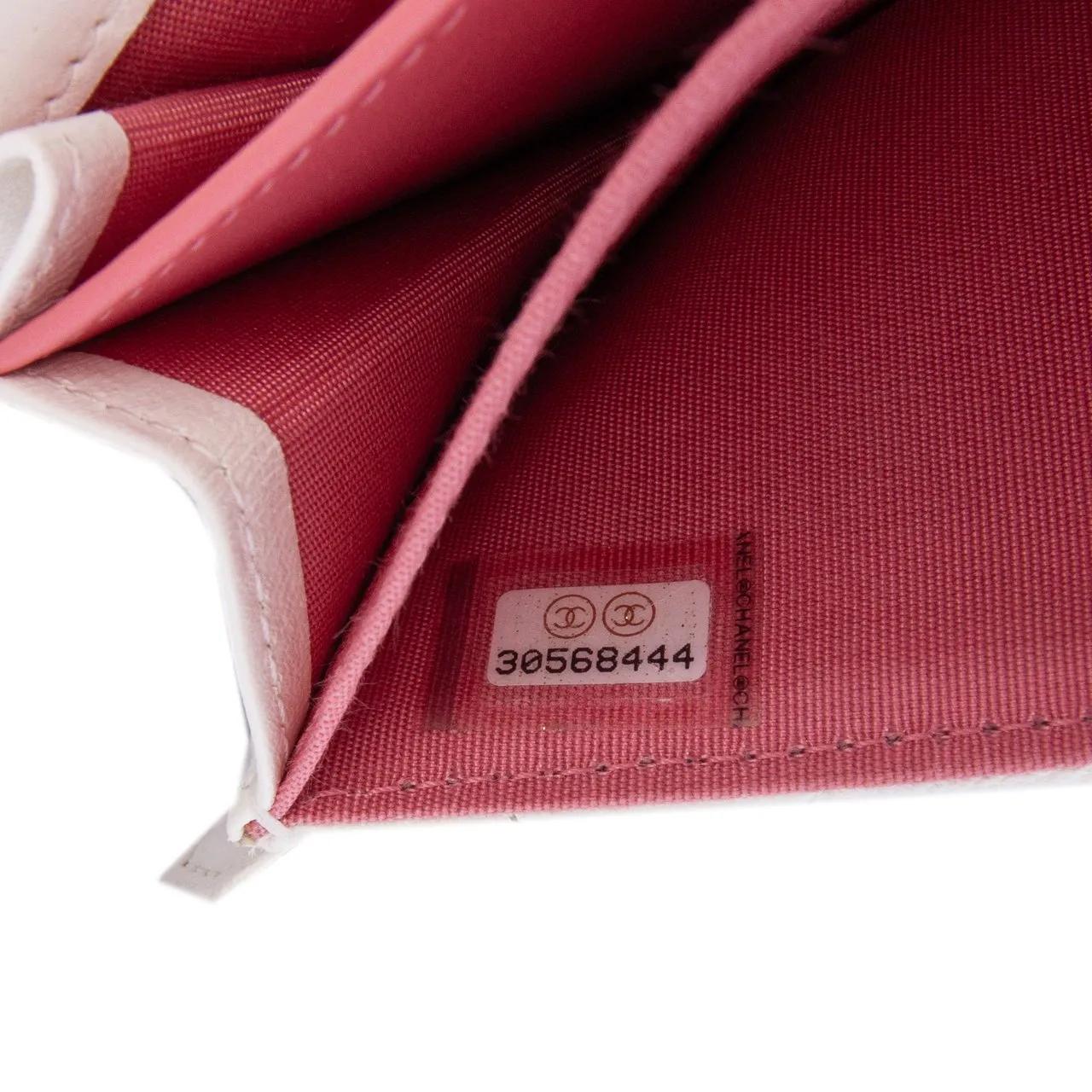 Thumbnail - Chanel Hobo Bags - Quilted Lambskin Chanel 19 Card Holder On Chain - Gr. unisize - in Weiß - für Damen