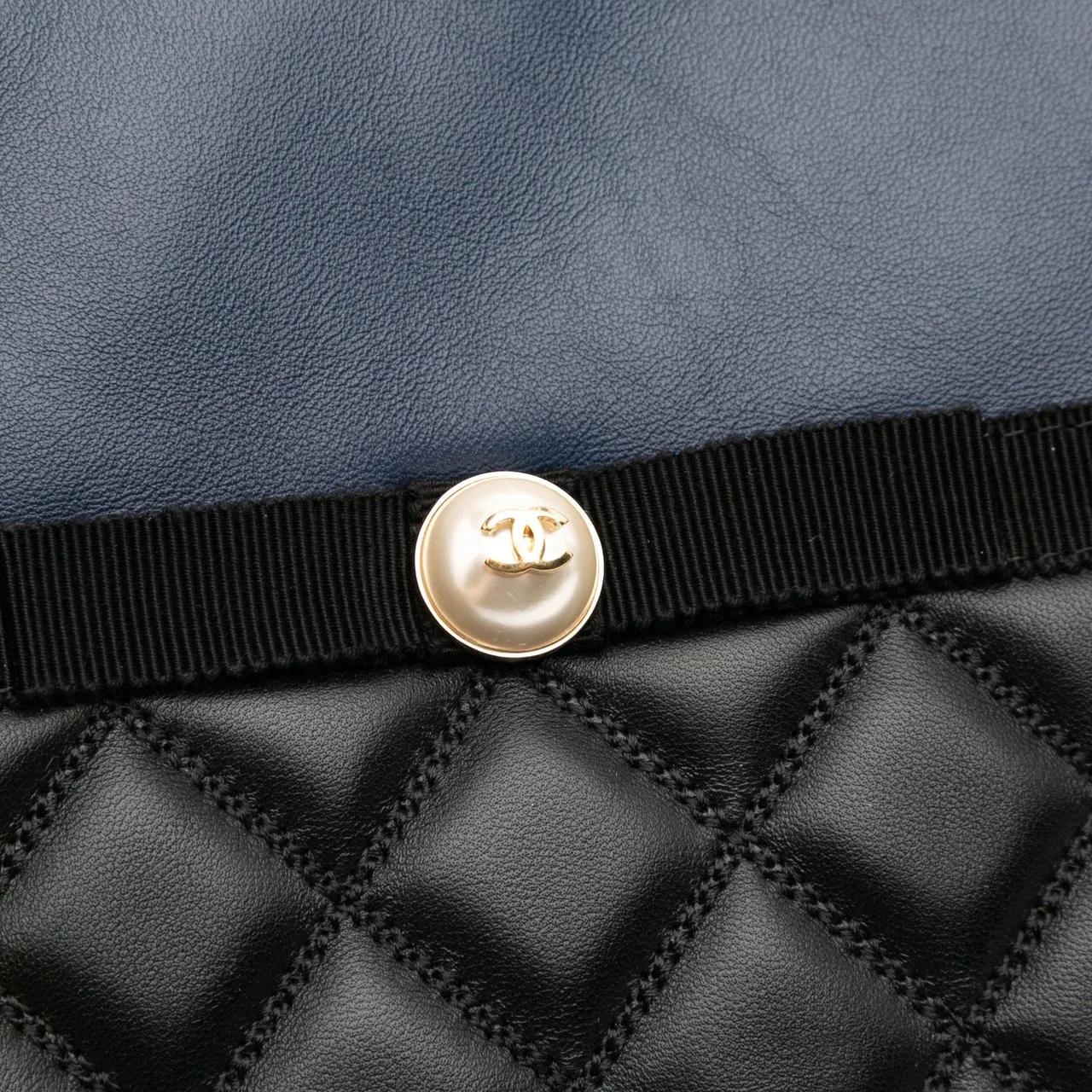 Thumbnail - Chanel Clutches - Large Bicolor Quilted Leather Pearl O Case Clutch - Gr. unisize - in Schwarz - für Damen
