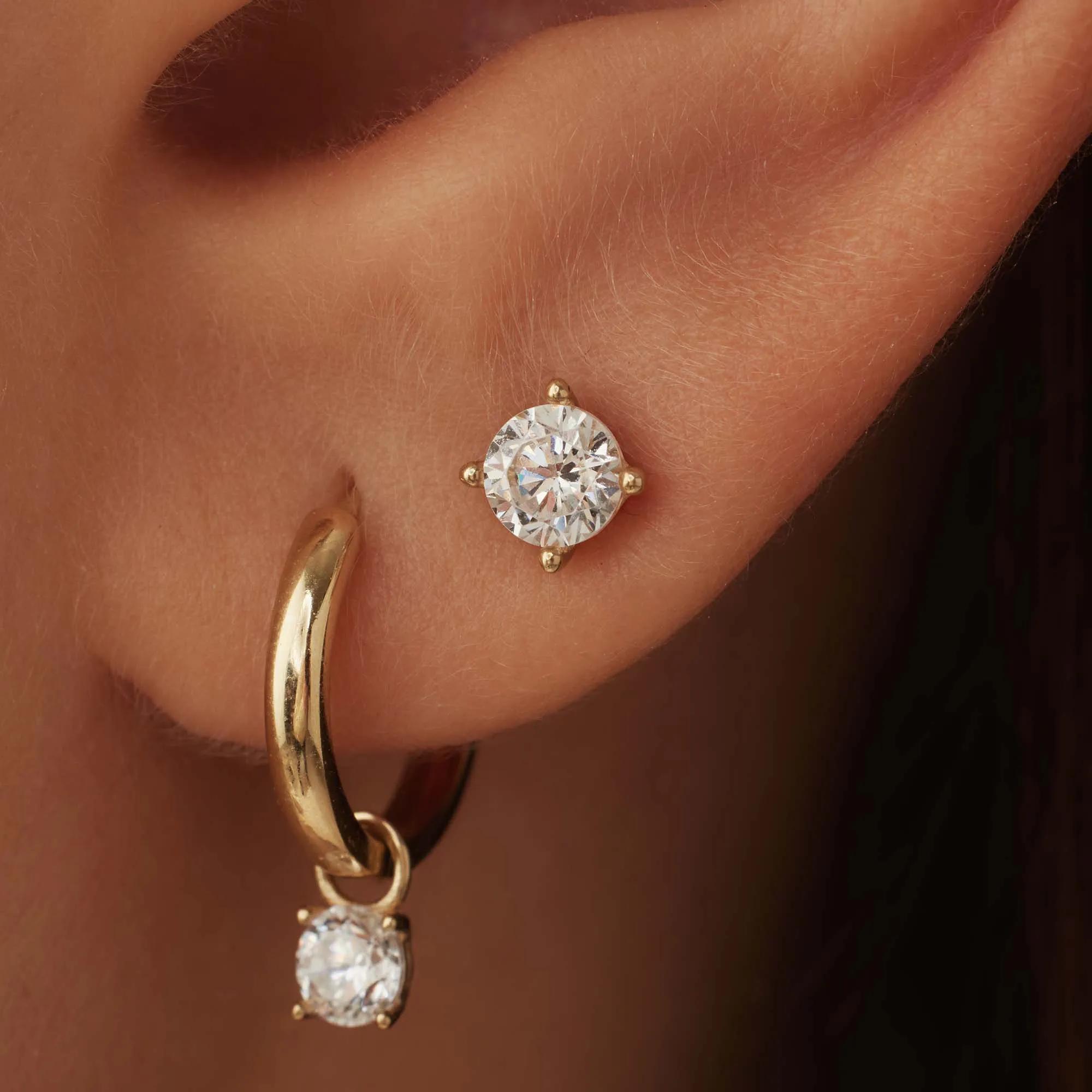 Thumbnail - Isabel Bernard Ohrringe - Le Marais Lourdes 14 Karat Ear Studs With Zirconia - Gr. unisize - in Gold - für Damen