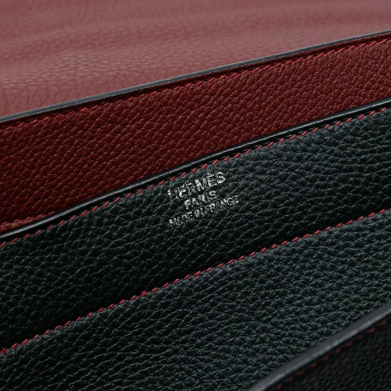 Thumbnail - Hermès Crossbody Bags - Togo Sac A Depeches Verso 38 - Gr. unisize - in Schwarz - für Damen