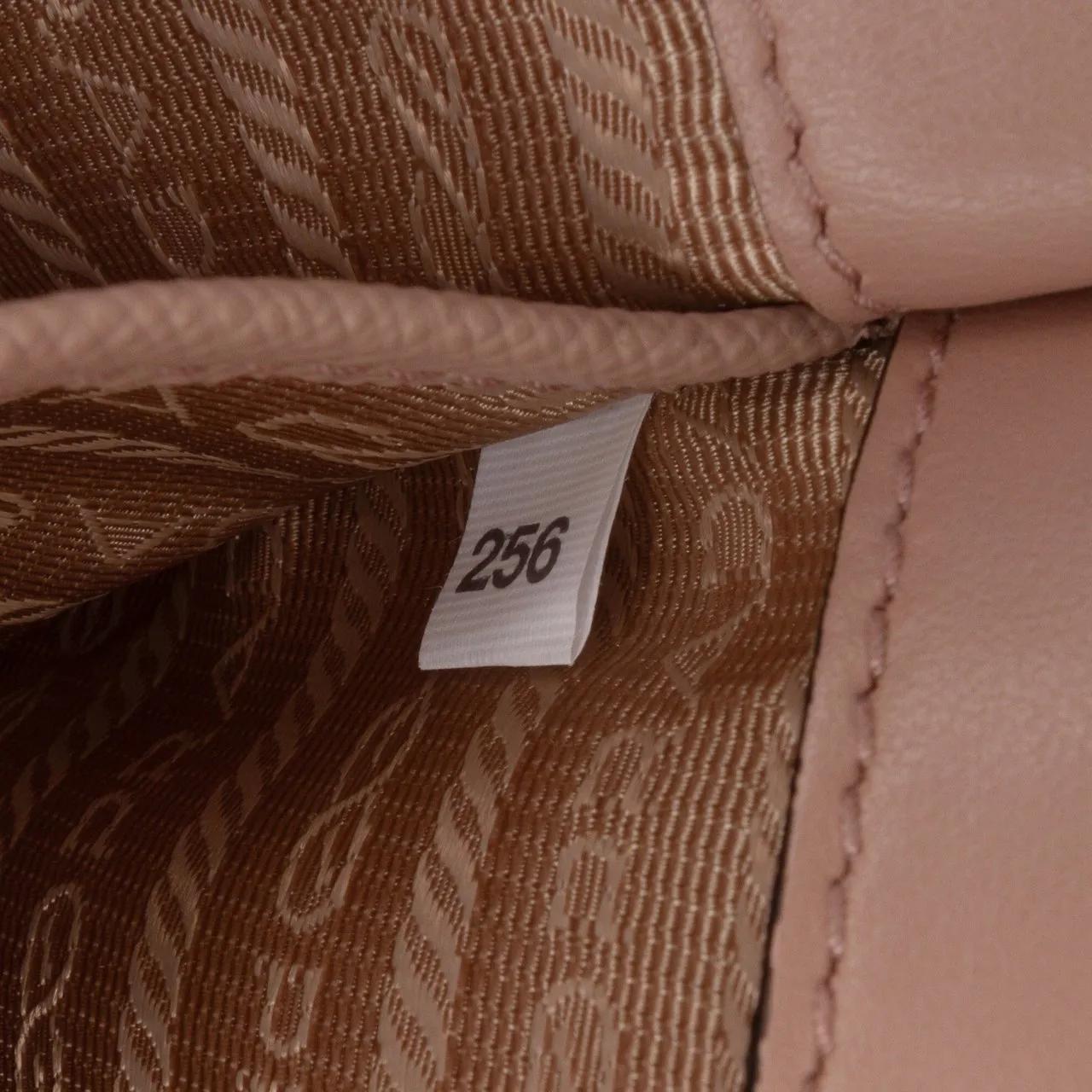 Thumbnail - Prada Hobo Bags - Saffiano Lux Chain Crossbody - Gr. unisize - in Braun - für Damen