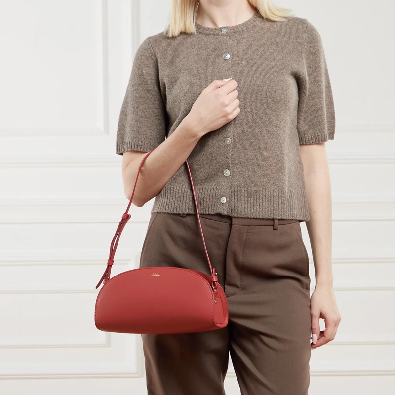 A.P.C. Schultertasche Sac Demi-Lune Cherry(Image 2)