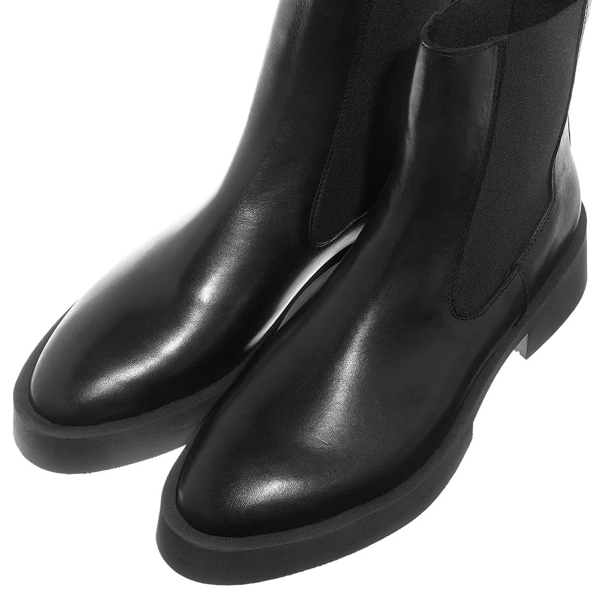 Steve madden black 2025 leather bootie