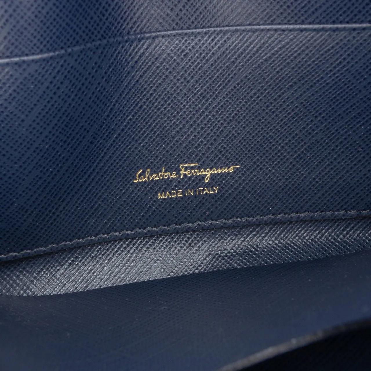 Thumbnail - Salvatore Ferragamo Hobo Bags - Leather Double Gancini Wallet on Chain - Gr. unisize - in Blau - für Damen