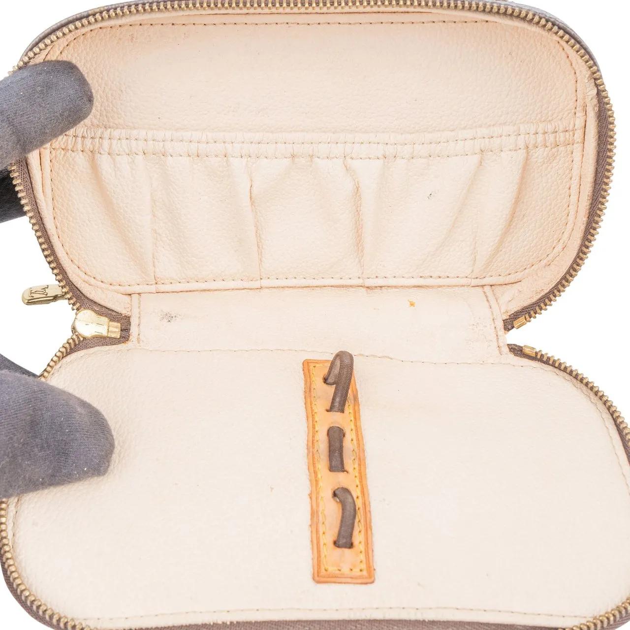 Thumbnail - Louis Vuitton Kosmetiktaschen - Louis Vuitton Canvas Monogram Trousse Blush PM - Gr. unisize - in Braun - für Damen