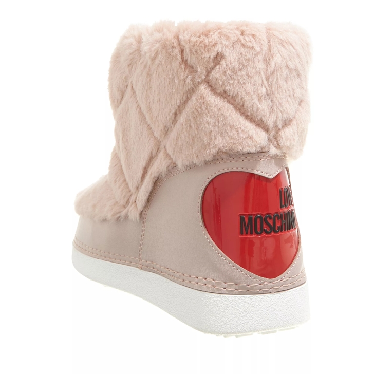 Love moschino hot sale ski boots