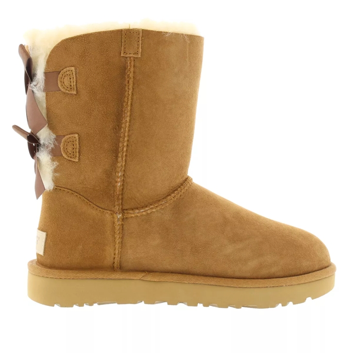 Ugg boots bailey bow hot sale chestnut