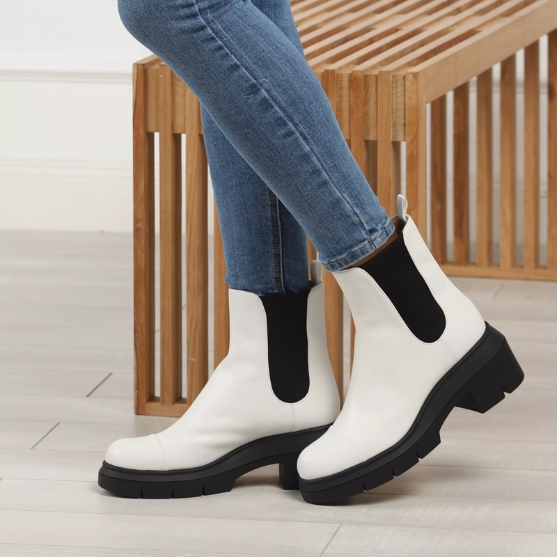Stuart Weitzman Chelsea Boots Norah White(Image 2)