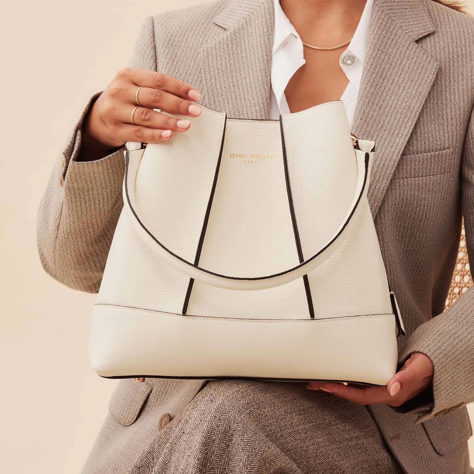 Isabel Bernard Hobo bags Femme Forte Macie Schultertasche in beige