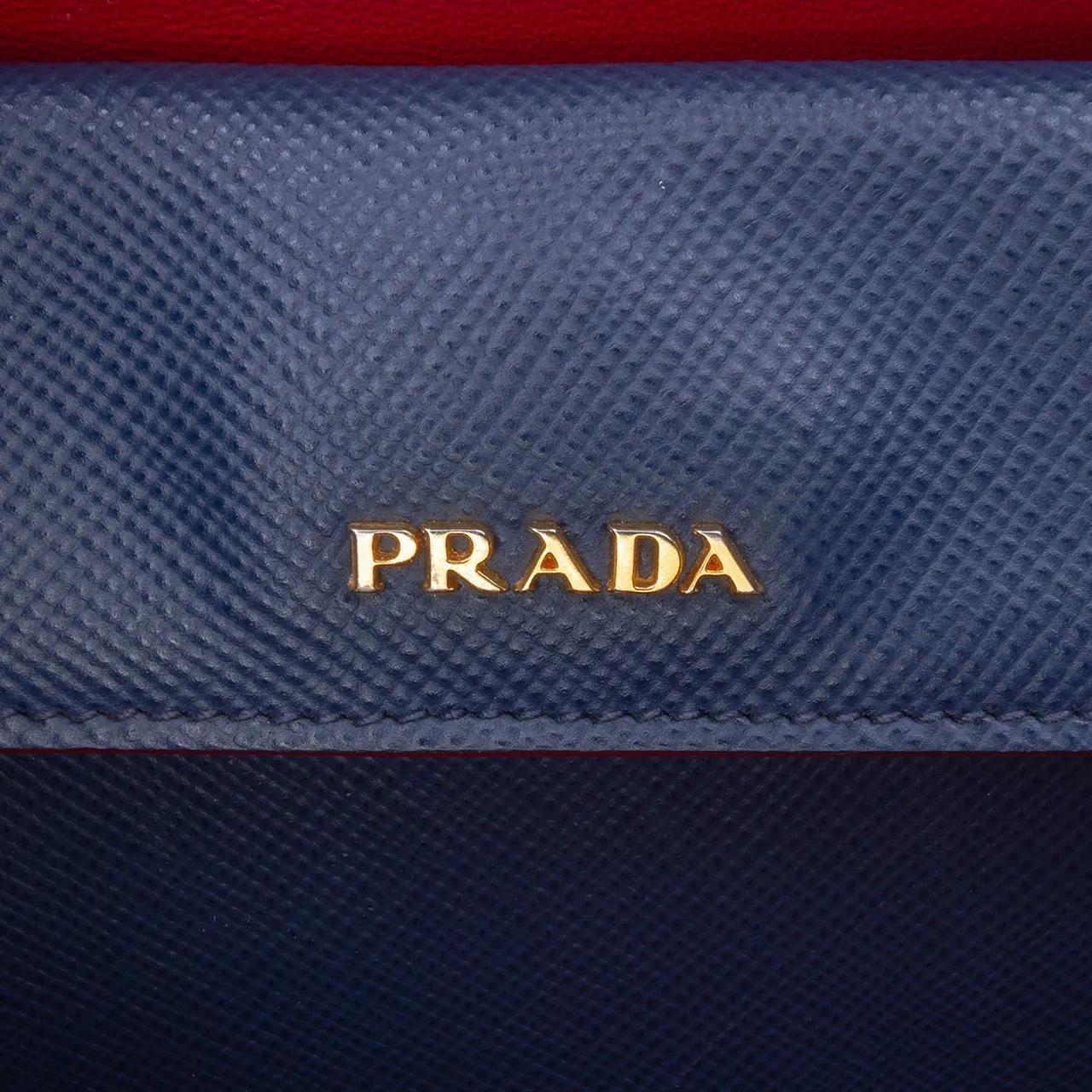 Thumbnail - Prada Hobo Bags - Medium Saffiano Cuir Double Satchel - Gr. unisize - in Blau - für Damen