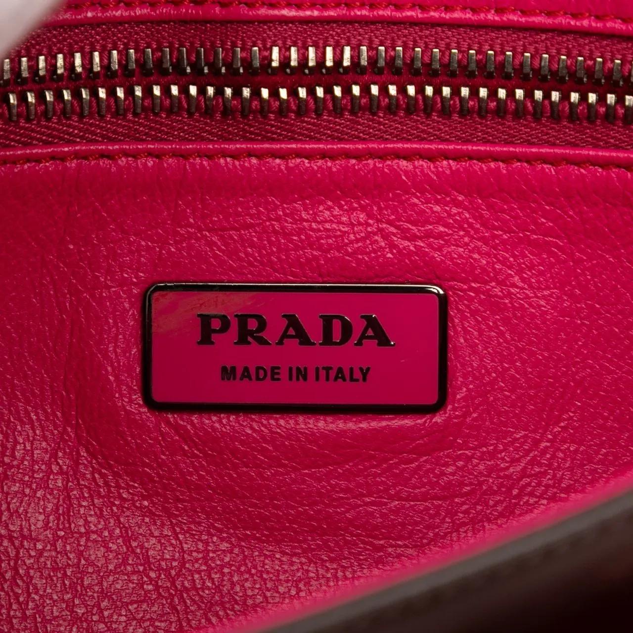Thumbnail - Prada Hobo Bags - Spazzolato Mirror Chain Flap - Gr. unisize - in Rot - für Damen