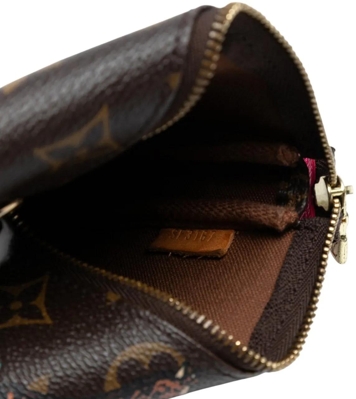 Thumbnail - Louis Vuitton Crossbody Bags - Monogram Giraffe Christmas Mini Pochette Accessoir - Gr. unisize - in Braun - für Damen