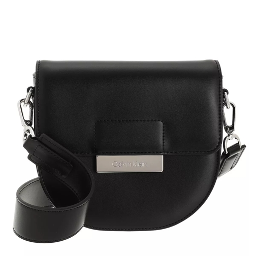Calvin Klein Core Saddle Bag Small Black Zadeltas