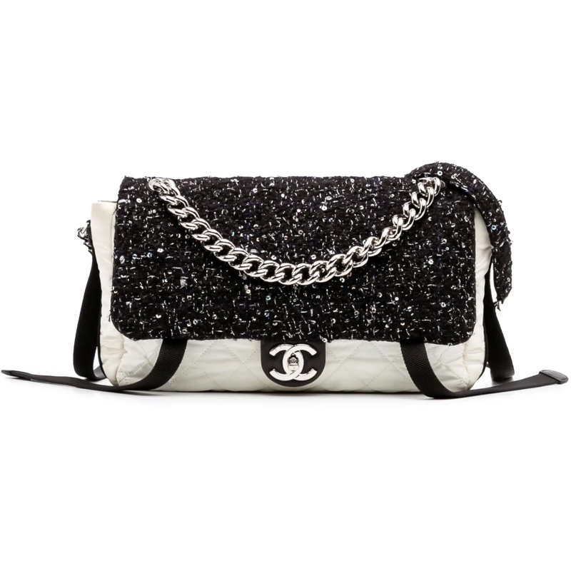 Chanel Sac à bandoulière Bicolor Tweed and Nylon Astronaut Essentials Flap schwarz