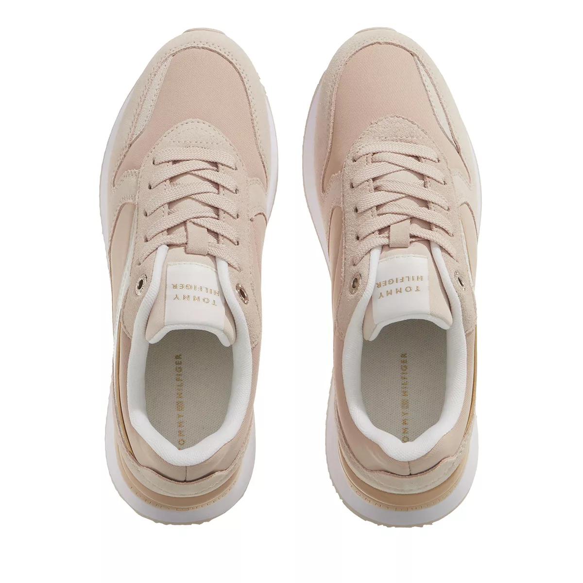 Elevated Feminine Runner Merino Low Top Sneaker
