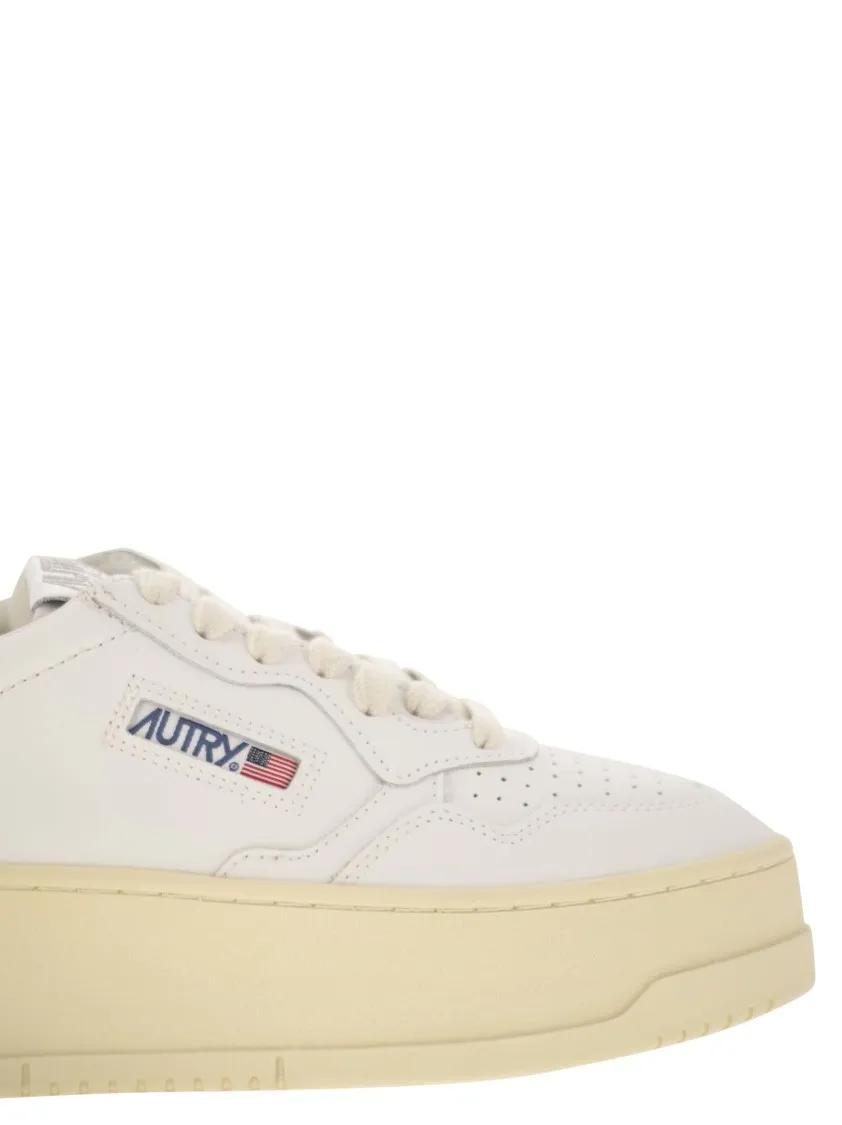 Thumbnail - Autry Low-Top Sneaker - Medalist Platform - Leather Trainers - Gr. 38 (EU) - in Weiß - für Damen