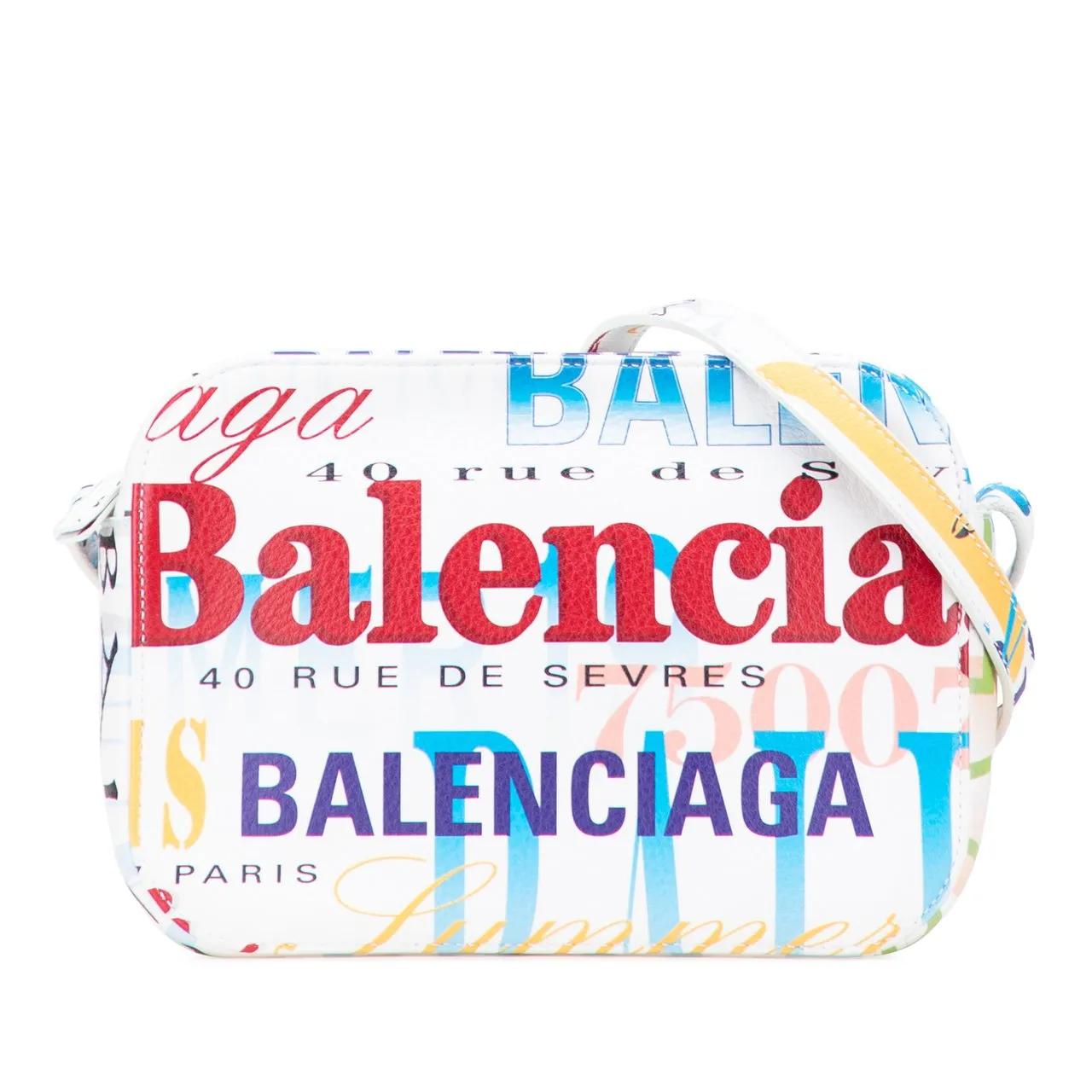 Balenciaga Hobo Bags - S Calfskin Logo Print Everyday Camera Bag - Gr. unisize - in Weiß - für Damen