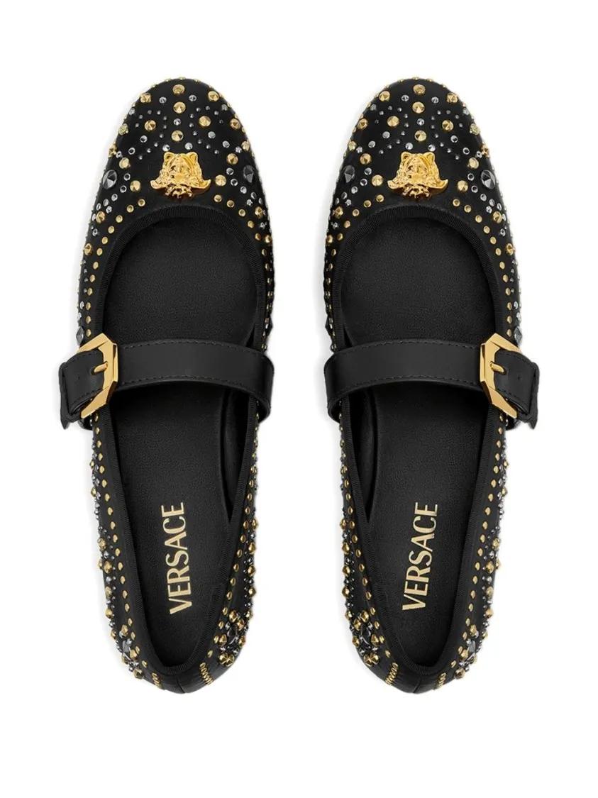 Thumbnail - Studded Black Flats With Gold Medusa Detail - Gr. 37 (EU) - in Schwarz
