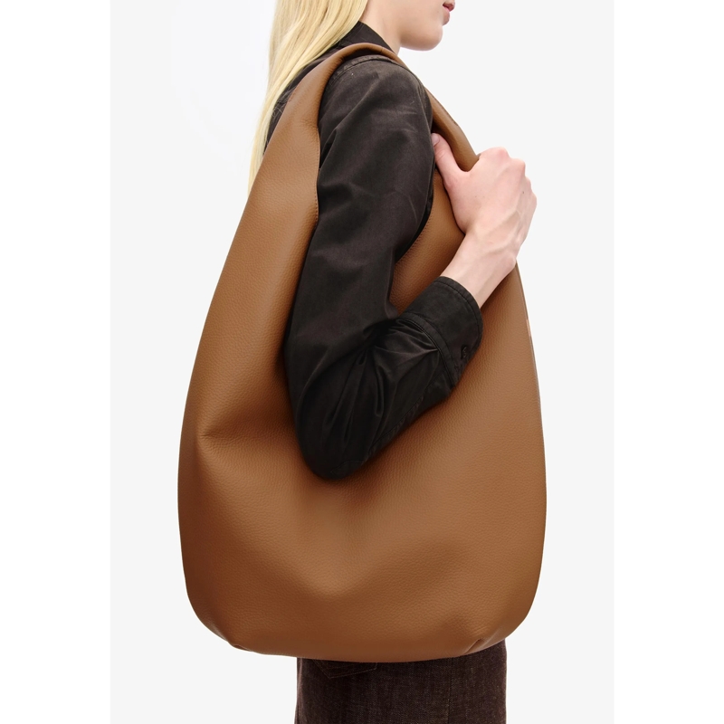 A.P.C. Hobo Bag Le Neige Cab Camel(Image 2)
