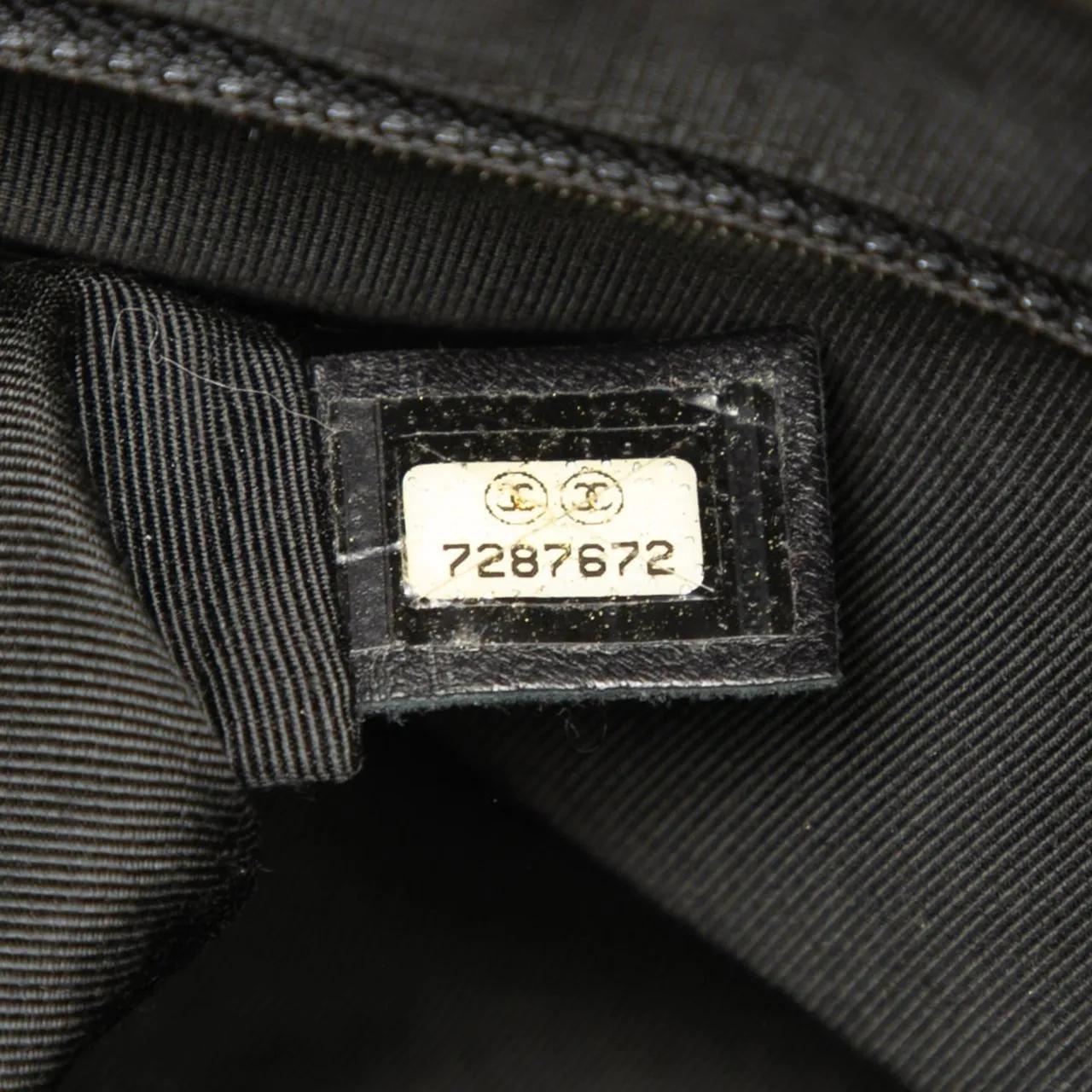 Thumbnail - Chanel Shopper - CC Choco Bar Lambskin Tote - Gr. unisize - in Schwarz - für Damen