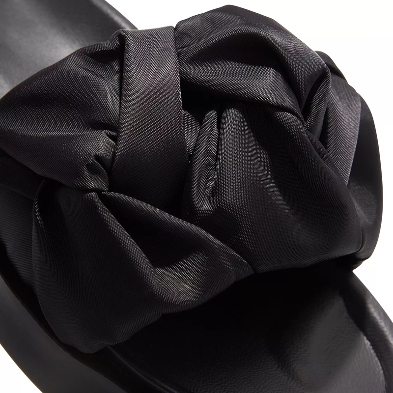 INUIKII Slides Fjord Flower Platform Black(Image 3)