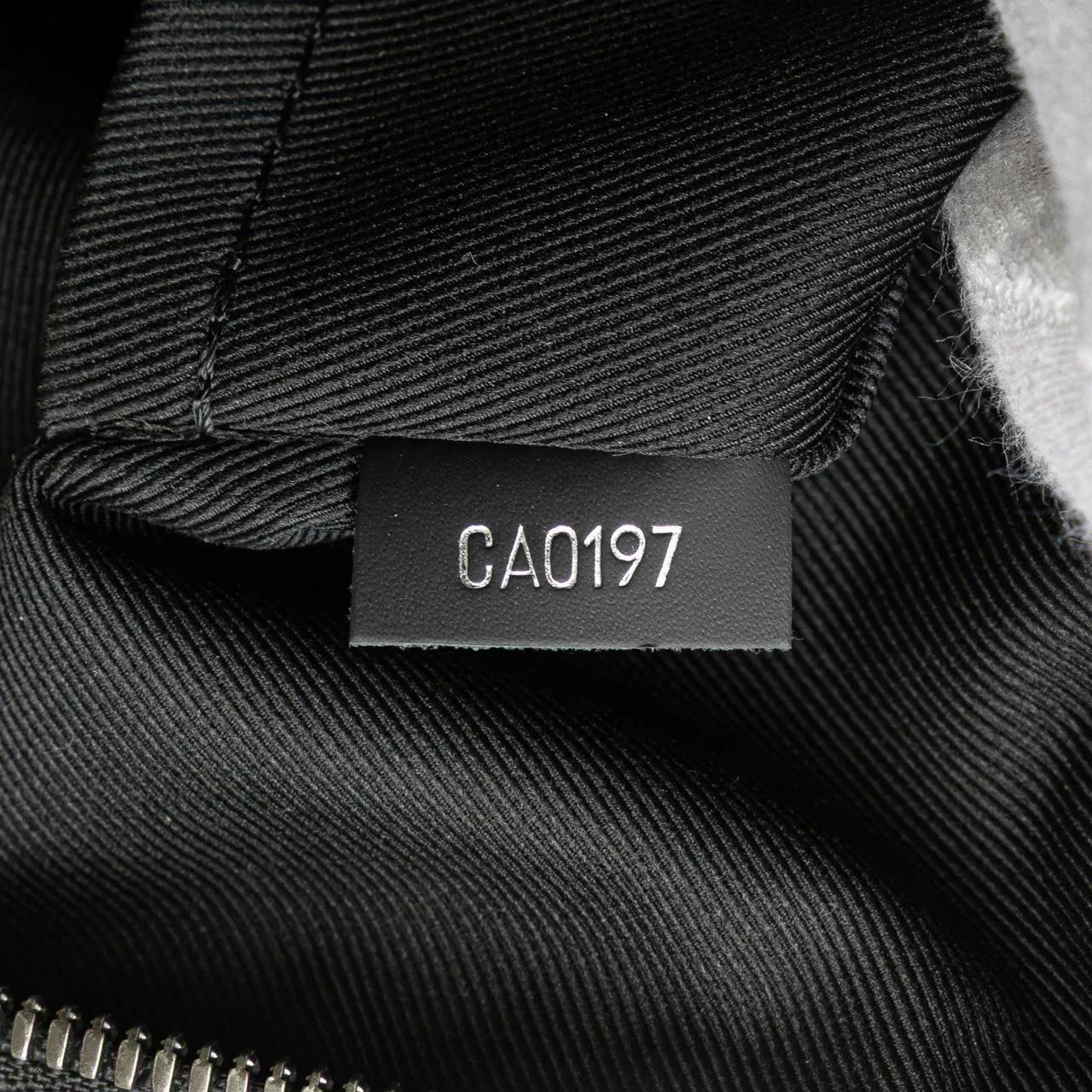 Thumbnail - Louis Vuitton Hobo Bags - Fragment Monogram Eclipse Flash Apollo Messenger P - Gr. unisize - in Schwarz - für Damen