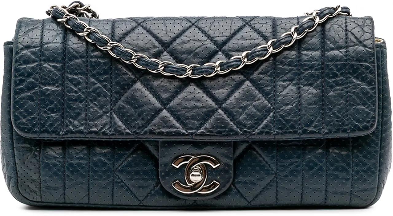 Chanel Hobo Bags - CC Quilted Perforated Aged Calfskin Flap - Gr. unisize - in Blau - für Damen
