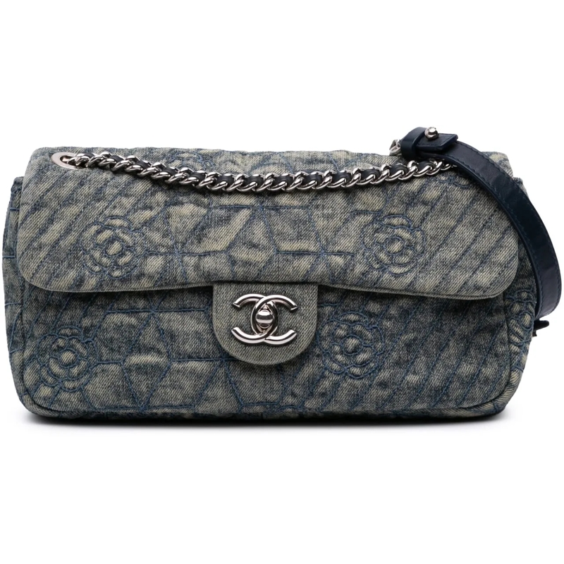 Chanel Sac à bandoulière Medium Embroidered Denim Camellia Flap blau