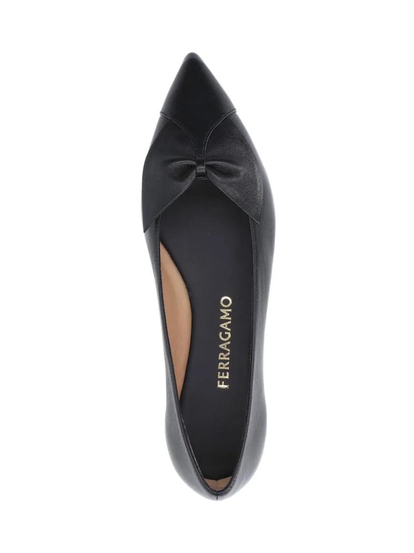 Thumbnail - Pointed Toe Black Nappa Flats - Gr. 8 - in Schwarz