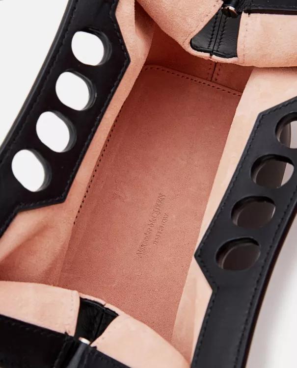 Courrèges Crossbody bags Modern Two-Way Zip Courreges Handbag in zwart