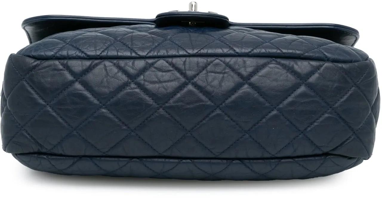 Chanel Shoppers Quilted Calfskin Easy Zip Flap in blauw