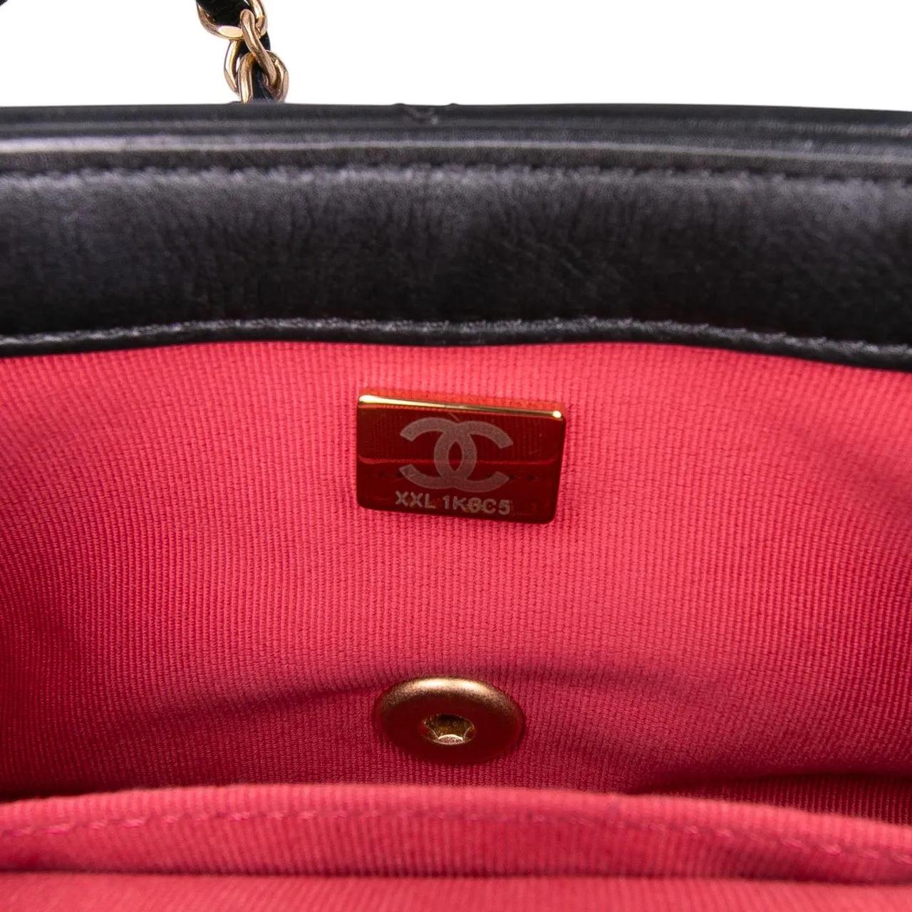 Thumbnail - Chanel Hobo Bags - Mini CC Quilted Calfskin Round Moon Messenger Flap - Gr. unisize - in Schwarz - für Damen