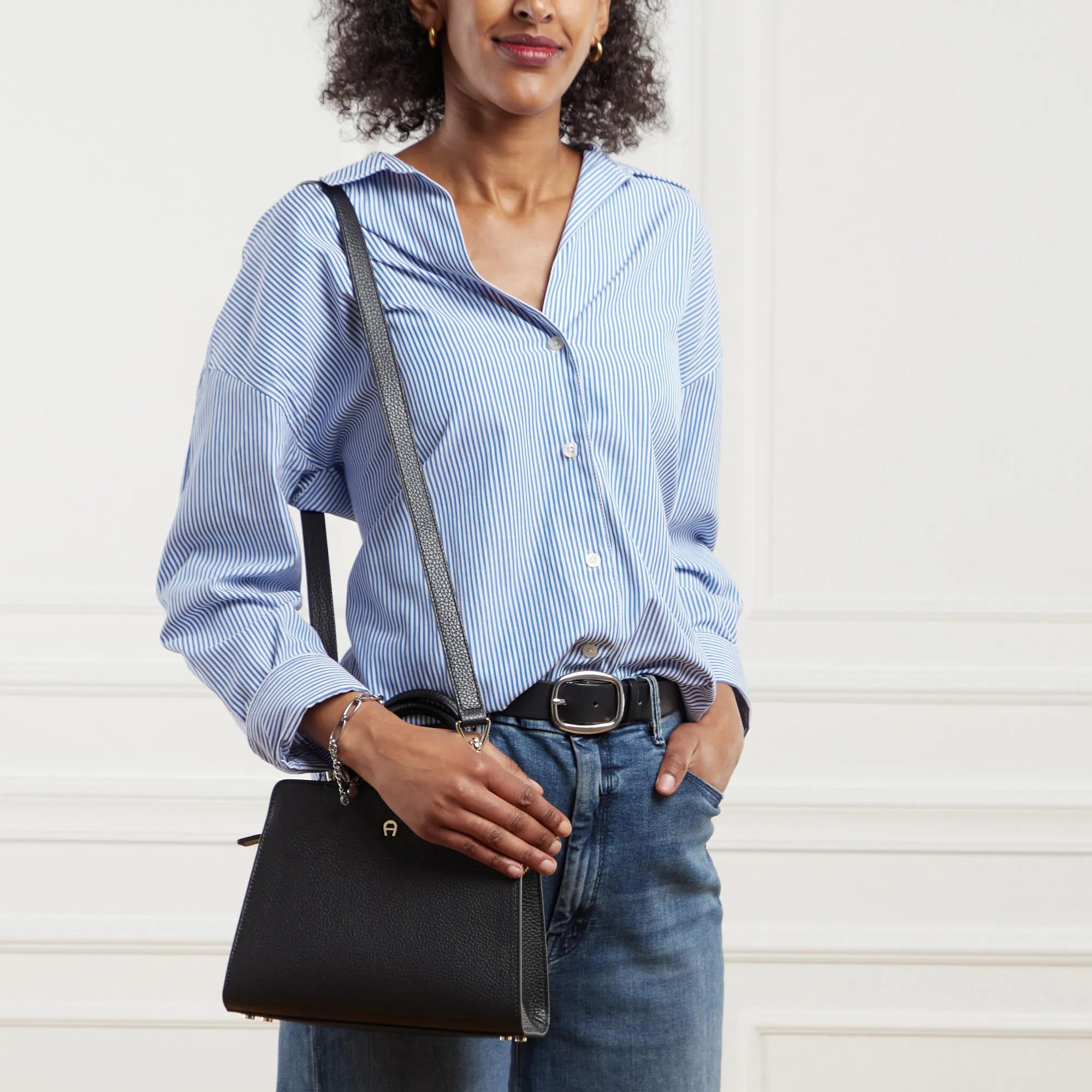 Aigner Satchels Cybi in zwart