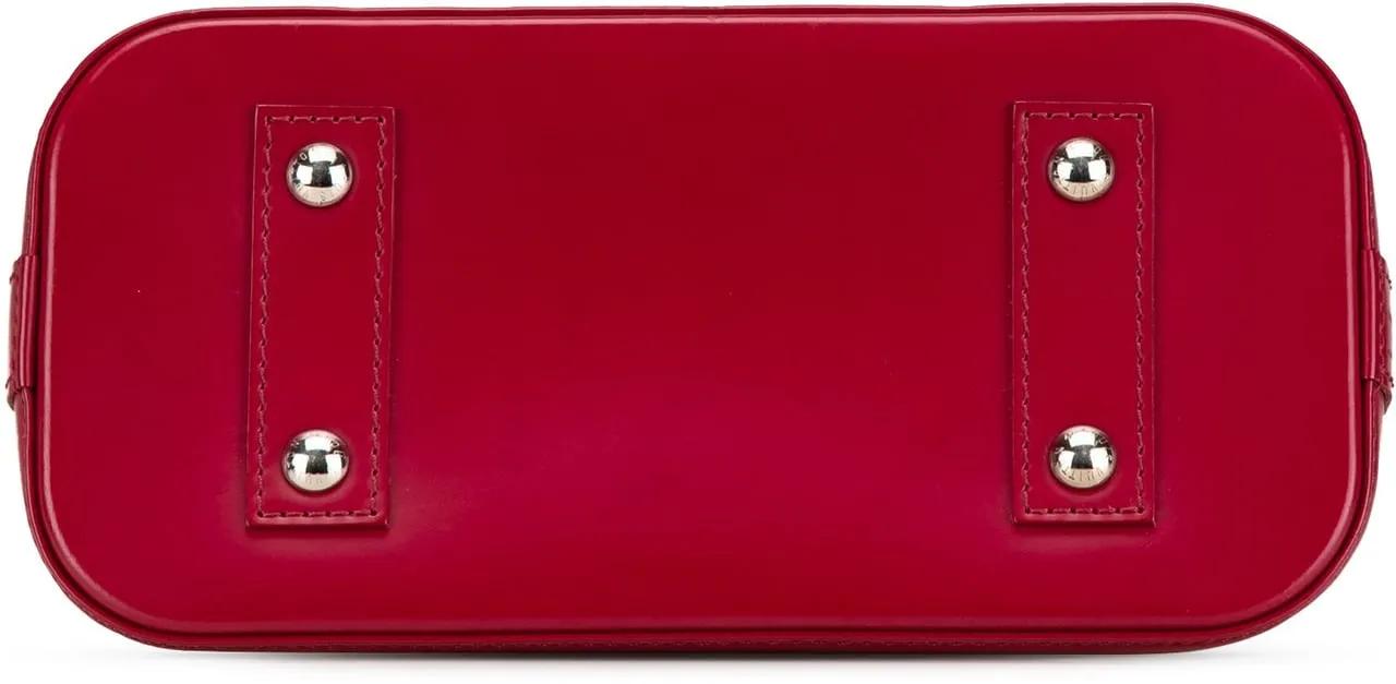 Louis Vuitton Totes & shoppers Epi Alma BB in rood