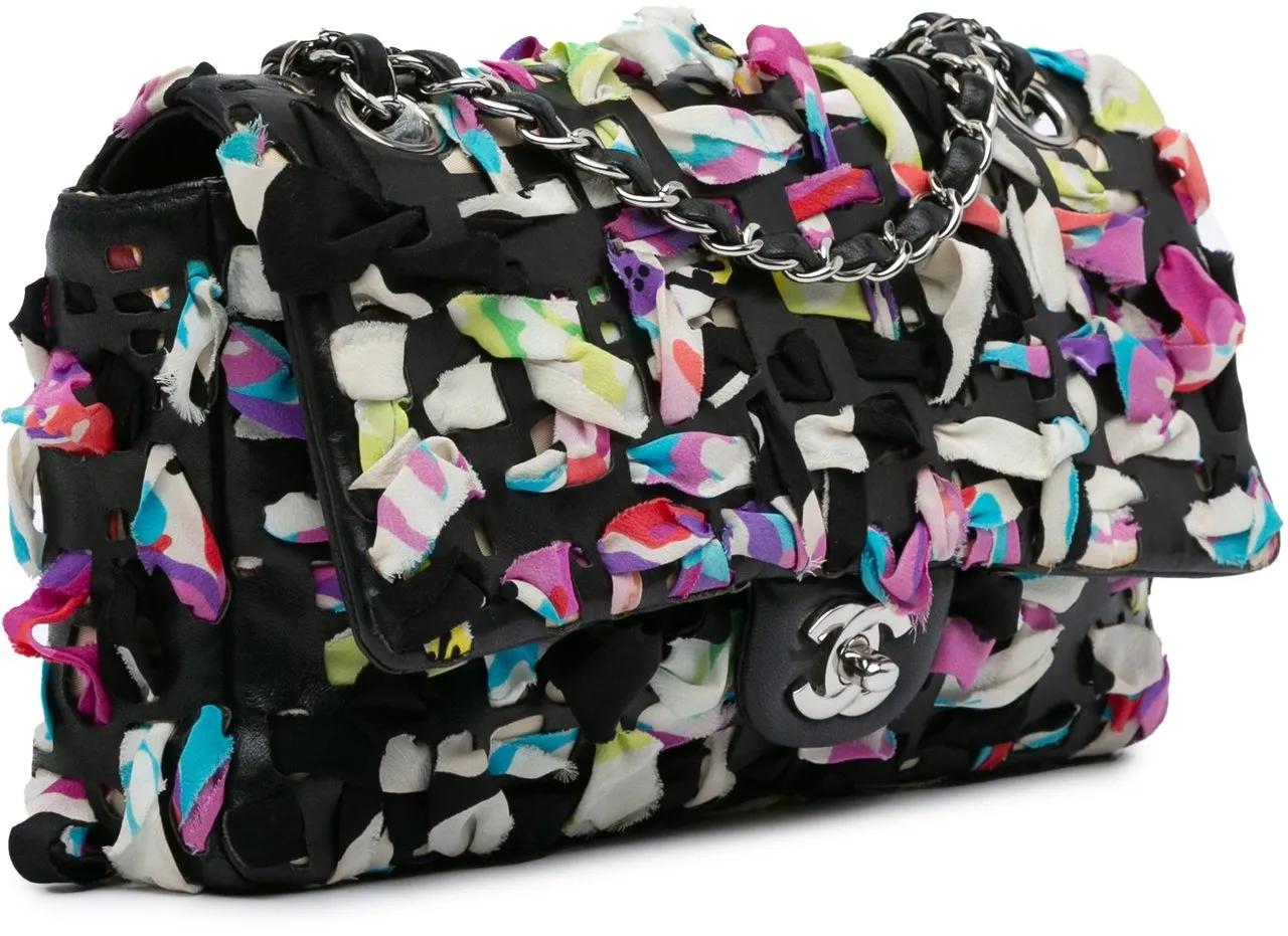 Chanel Shoppers Medium Classic Lambskin and Silk Ribbon Single Fla in zwart