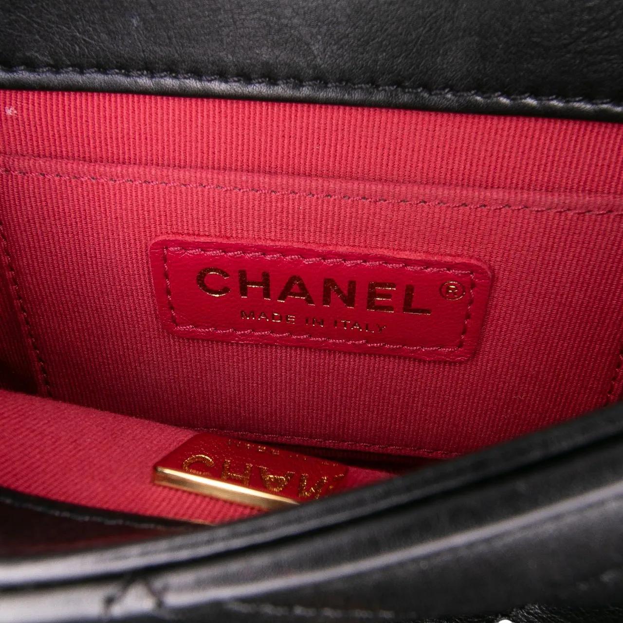 Thumbnail - Chanel Hobo Bags - Mini CC Quilted Calfskin Round Moon Messenger Flap - Gr. unisize - in Schwarz - für Damen