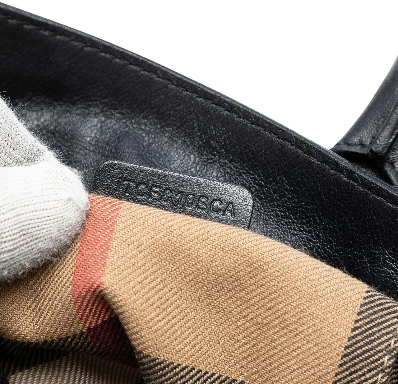 Thumbnail - Burberry Hobo Bags - Medium Leather and House Check Banner Satchel - Gr. unisize - in Schwarz - für Damen