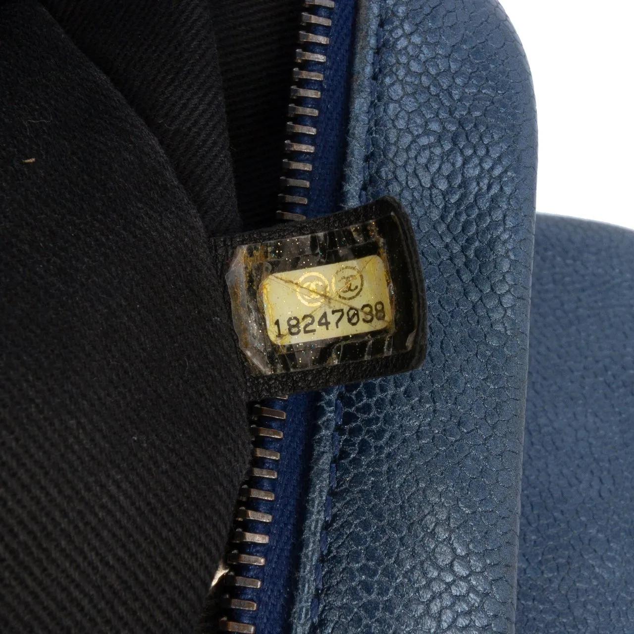 Thumbnail - Chanel Hobo Bags - Jumbo Quilted Iridescent Caviar Easy Flap - Gr. unisize - in Blau - für Damen