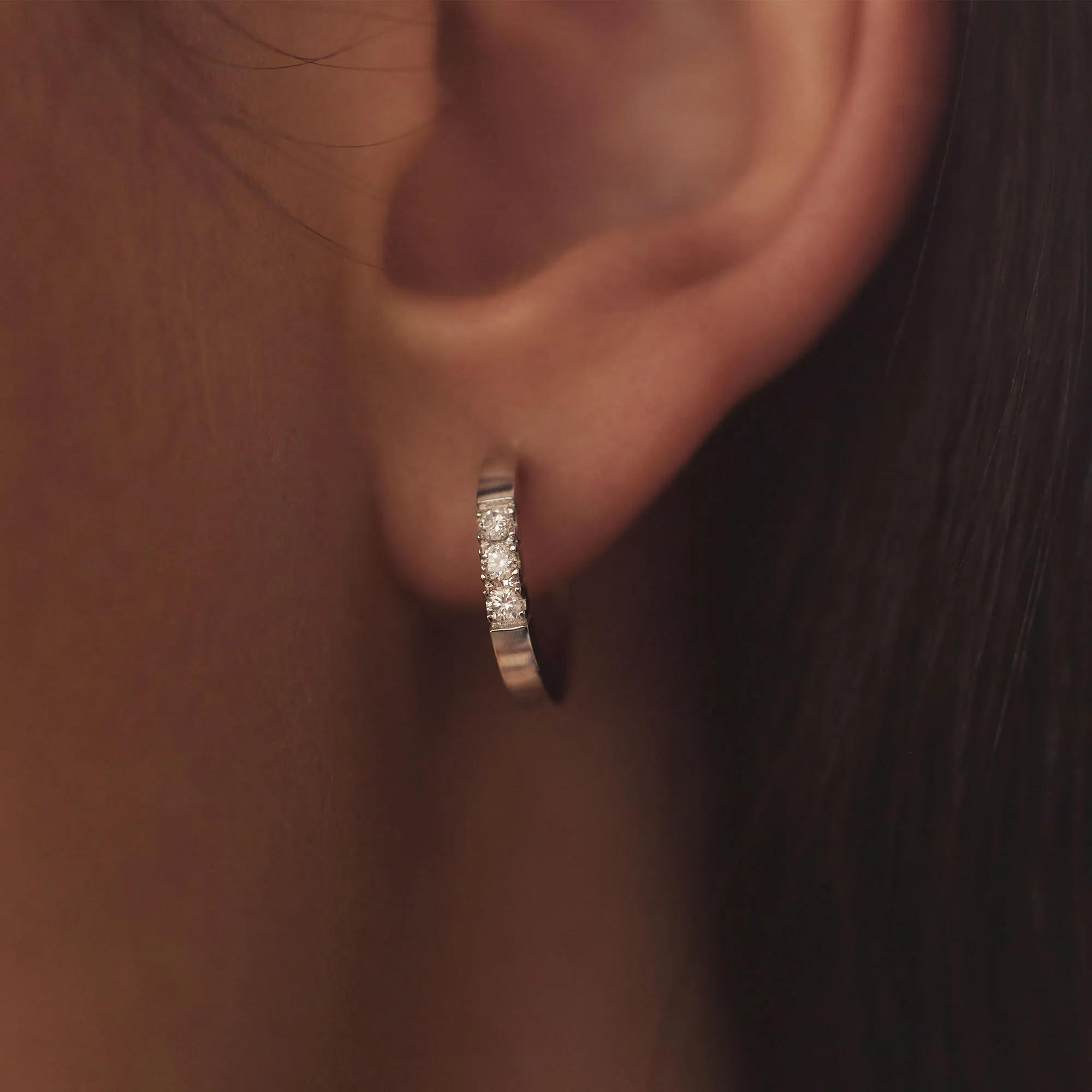 Thumbnail - Isabel Bernard Ohrringe - De la Paix Madeline 14 karat hoop earrings  diamo - Gr. unisize - in Silber - für Damen